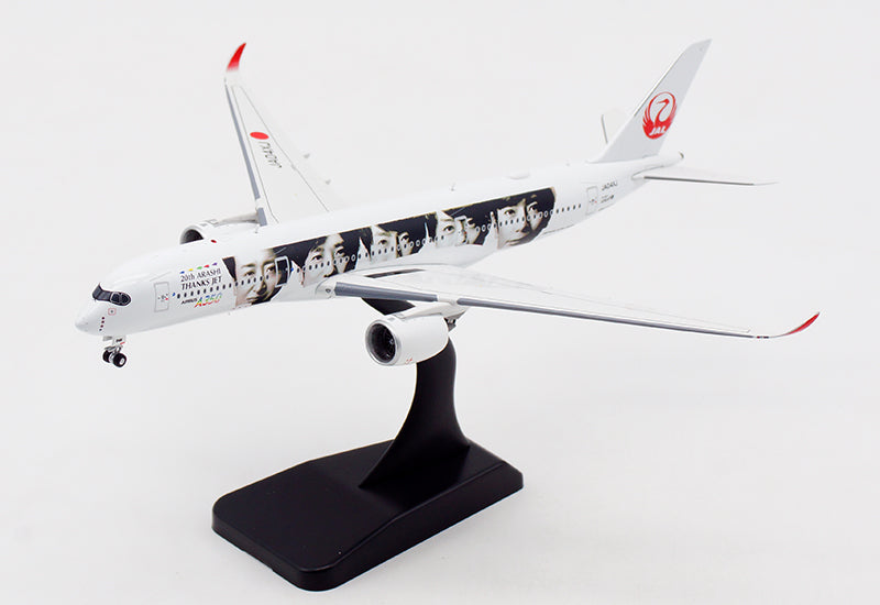 1:400 Aviation AV4068 Japan Airlines JAL A350-900 JA04XJ Free Tractor+Stand