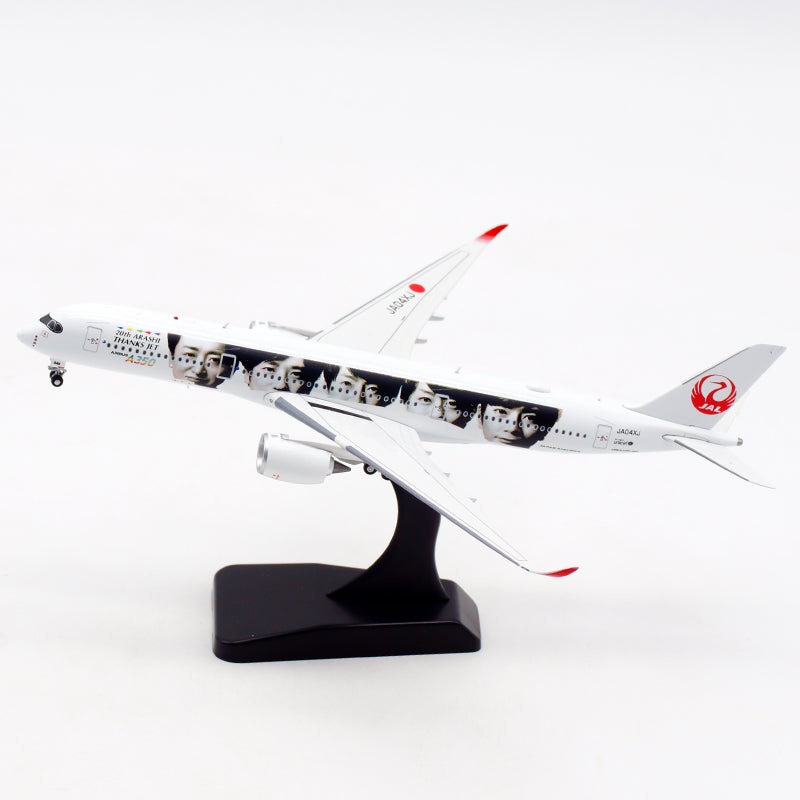 1:400 Aviation AV4068 Japan Airlines JAL A350-900 JA04XJ Free Tractor+Stand
