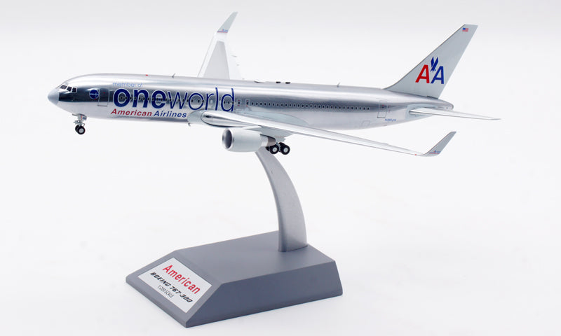 1:200 InFlight200 American Airlines B767-300 N395AN "One World" Diecast Aircraft Model With Stand