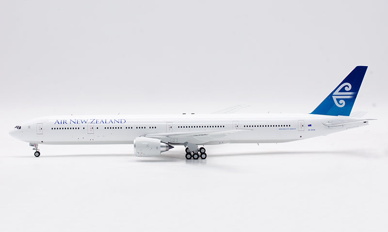 1:200 InFlight200 Air NewZealand B777-300ER ZK-OKM Aircraft Model With Stand