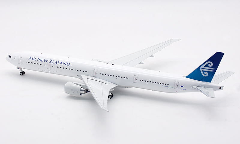 1:200 InFlight200 Air NewZealand B777-300ER ZK-OKM Aircraft Model With Stand