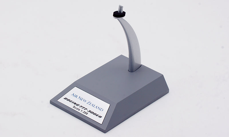 1:200 InFlight200 Air NewZealand B777-300ER ZK-OKM Aircraft Model With Stand