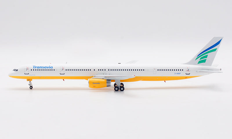 1:200 B-Models Transavia Airlines B757-300 B-ABOF Aircraft Model With Stand