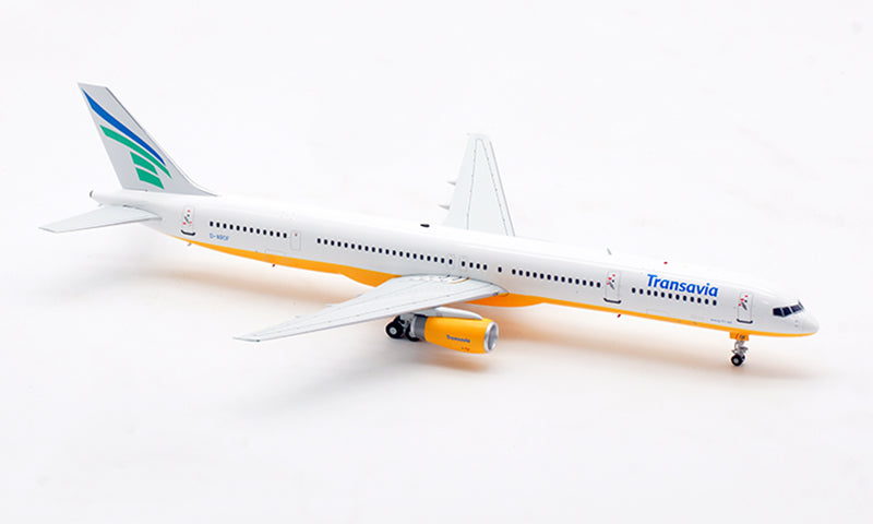 1:200 B-Models Transavia Airlines B757-300 B-ABOF Aircraft Model With Stand