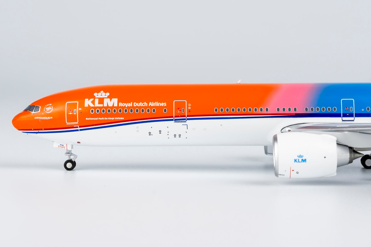 1:400 NG Models NG73041 KLM Boeing 777-300ER PH-BVA Aircraft Model+Free Tractor