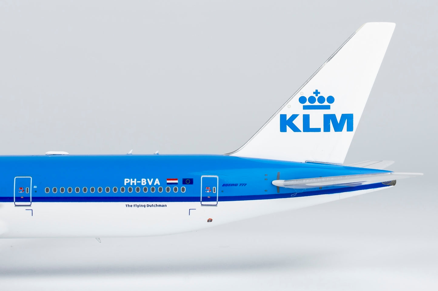 1:400 NG Models NG73041 KLM Boeing 777-300ER PH-BVA Aircraft Model+Free Tractor