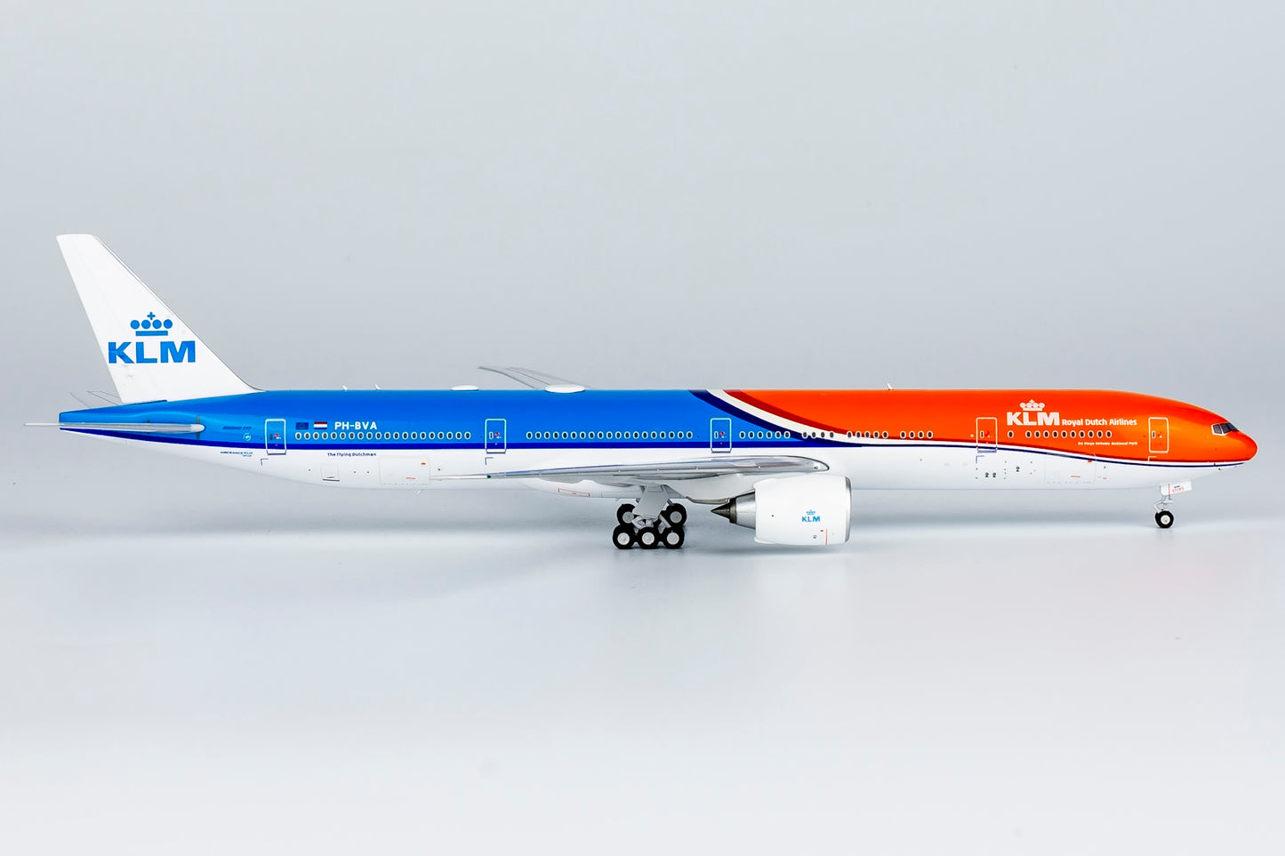 1:400 NG Models NG73040 KLM Boeing 777-300ER PH-BVA Aircraft Model+Free Tractor