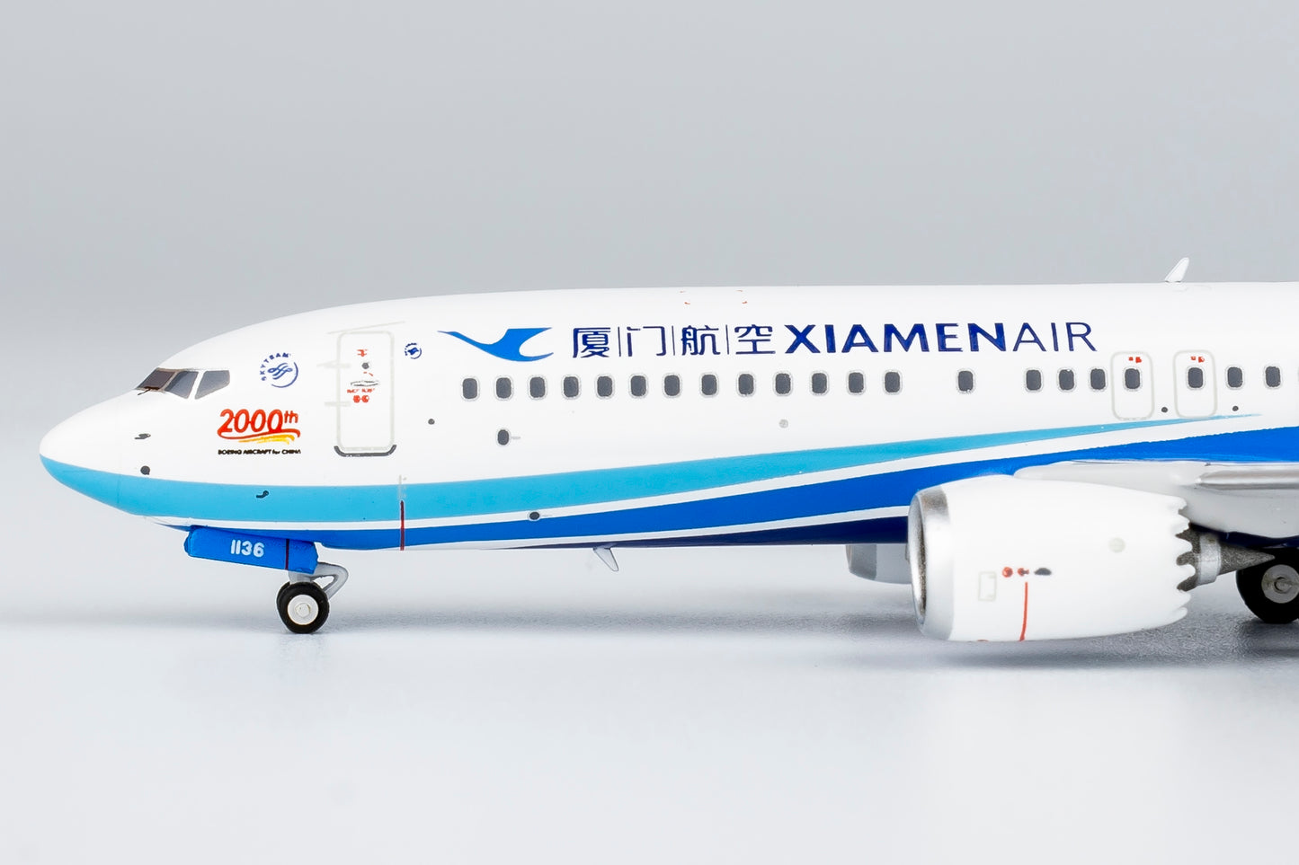1:400 NG Models NG88030 Xiamen Airlines B737 MAX8 B-1136 "2000th Boeing in China" Aircraft Model+Free Tractor