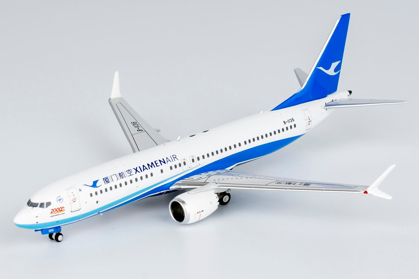 1:400 NG Models NG88030 Xiamen Airlines B737 MAX8 B-1136 "2000th Boeing in China" Aircraft Model+Free Tractor