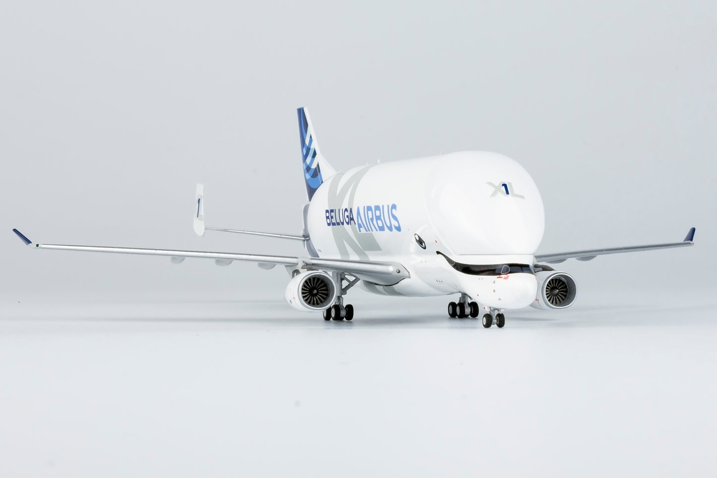 1:400 NG Models NG60005 Airbus A330-700L Beluga XL F-GXLG #1 Aircraft Model+Free Tractor