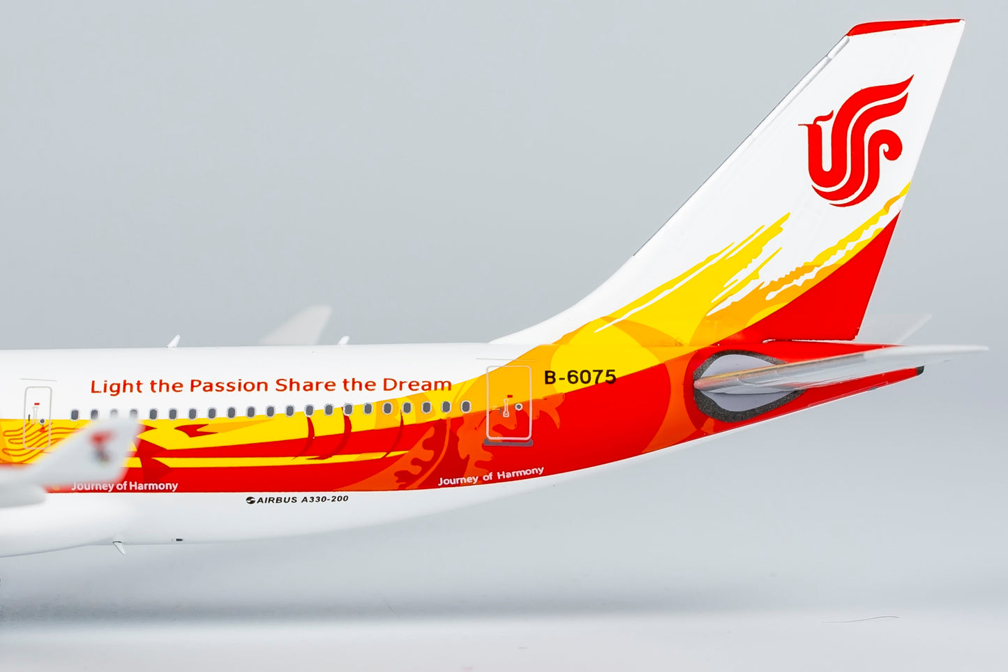 1:400 NG Models NG61080 Air China Airbus A330-200 B-6075 "Beijing 2008" Aircraft Model+Free Tractor