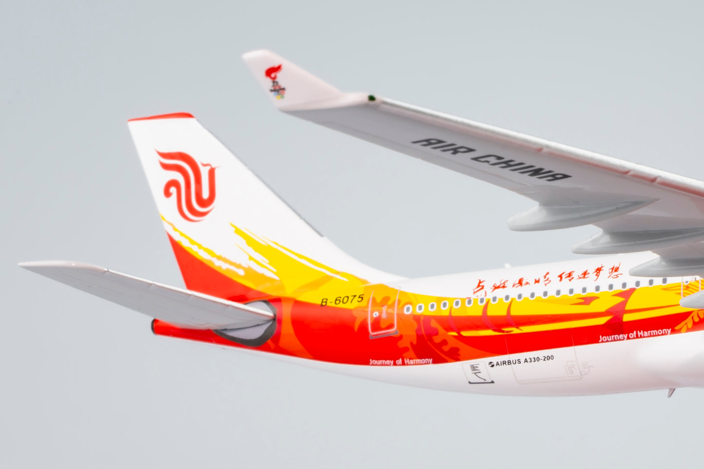 1:400 NG Models NG61080 Air China Airbus A330-200 B-6075 "Beijing 2008" Aircraft Model+Free Tractor