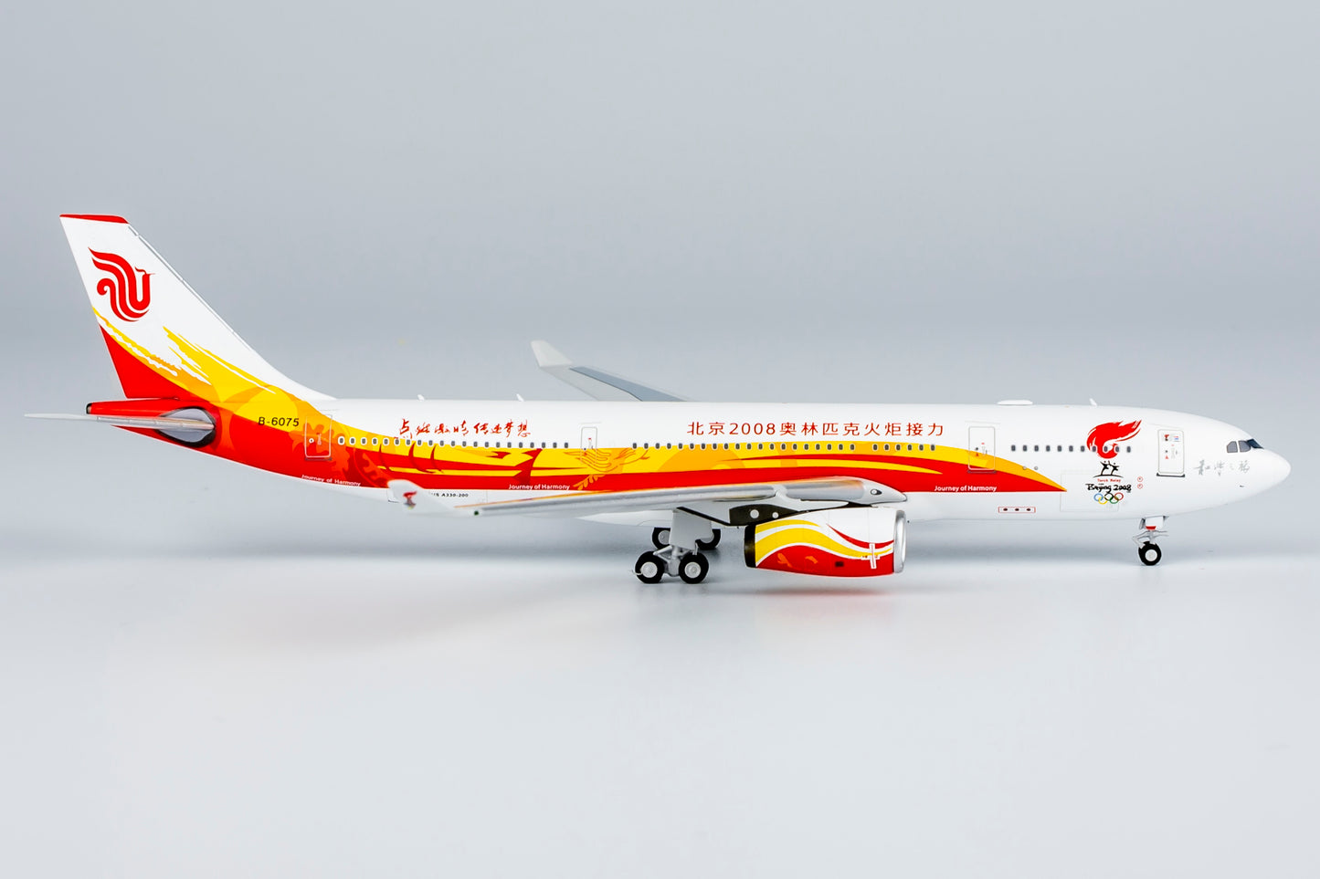 1:400 NG Models NG61080 Air China Airbus A330-200 B-6075 "Beijing 2008" Aircraft Model+Free Tractor