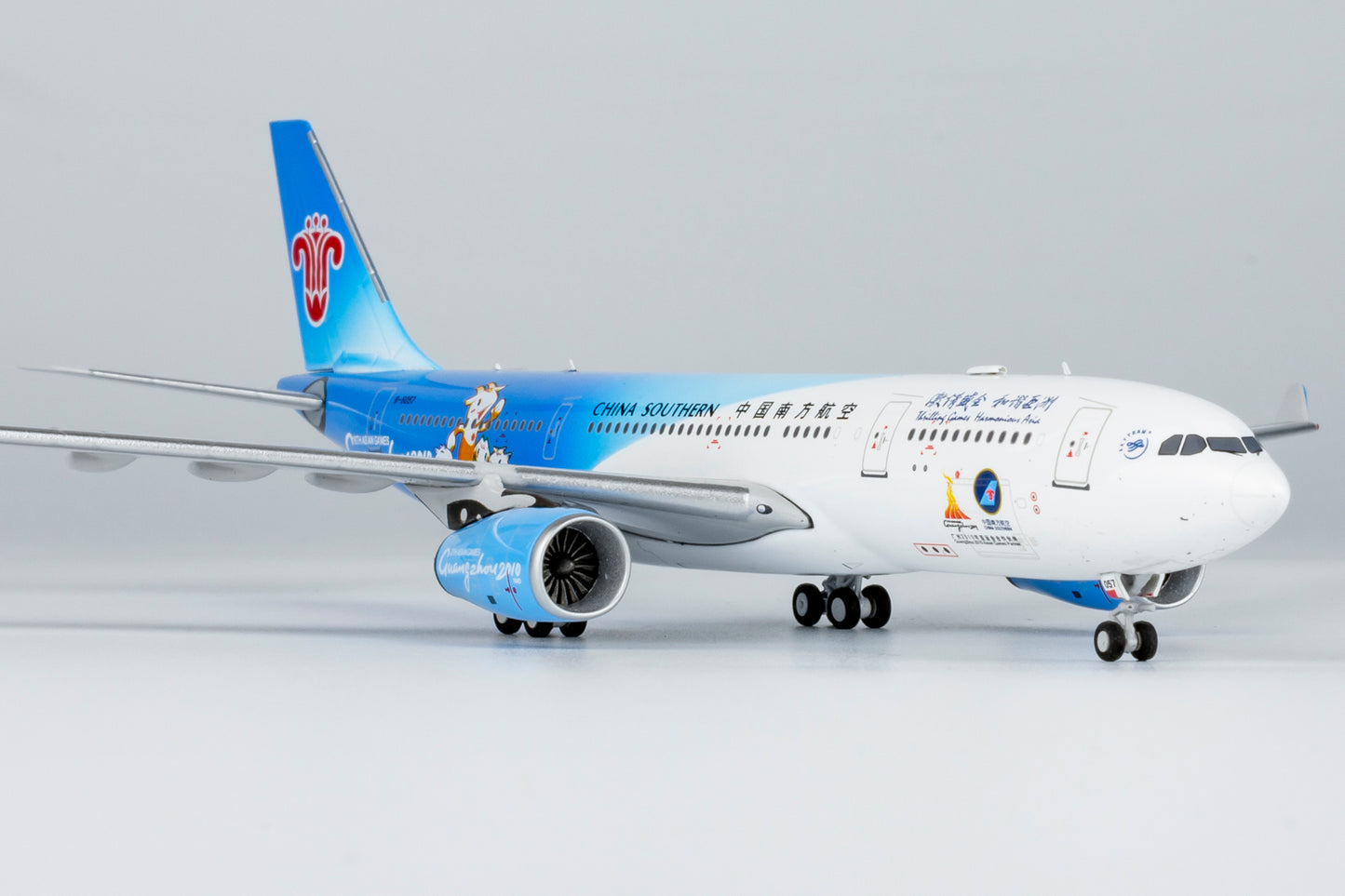 1:400 NG Models X China Southern Airbus A321 B-1625 Aircraft Model+Free Tractor