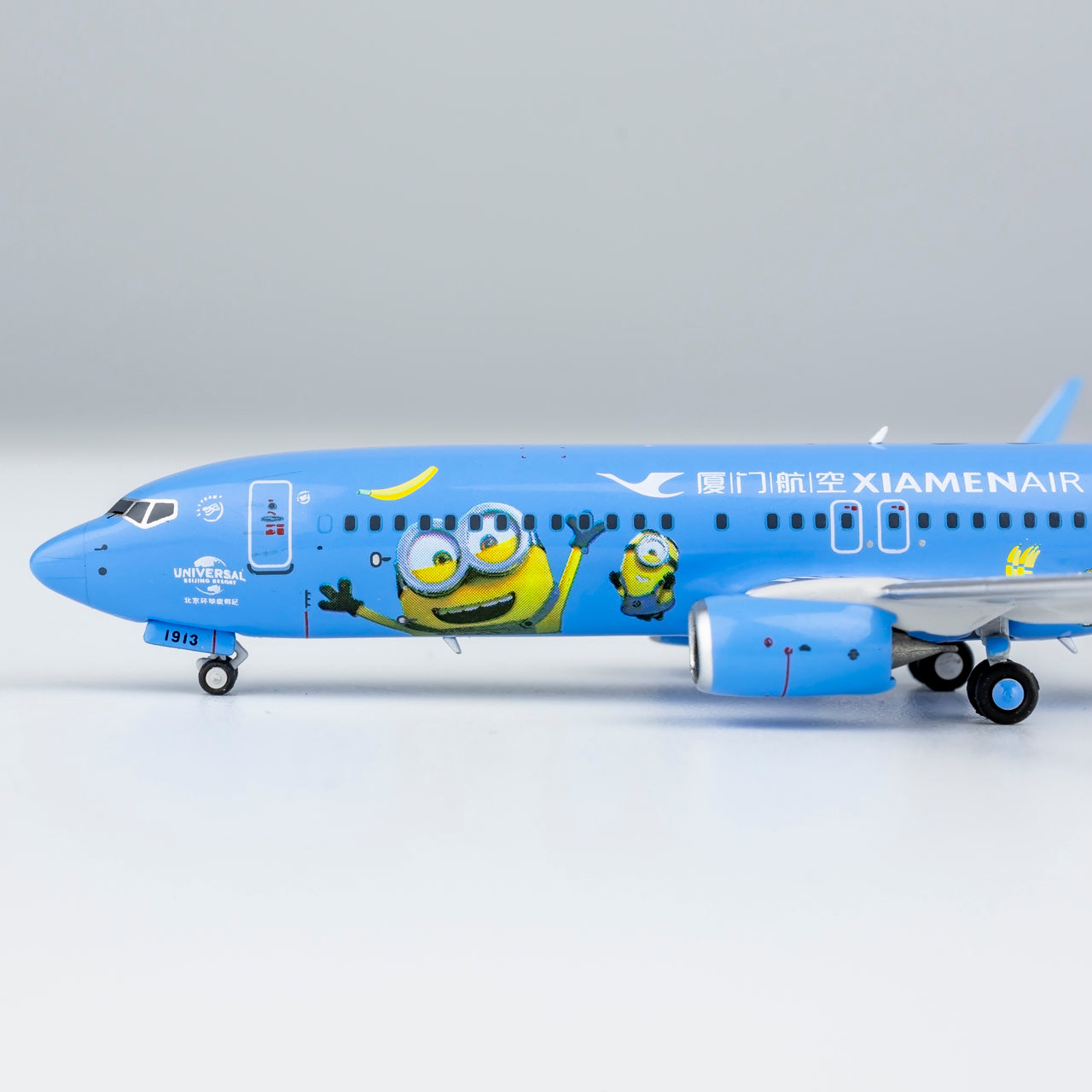 1:400 Bob Models Xiamen Airlines B737-800 B-1913 “Minions” Aircraft Model+Free Tractor
