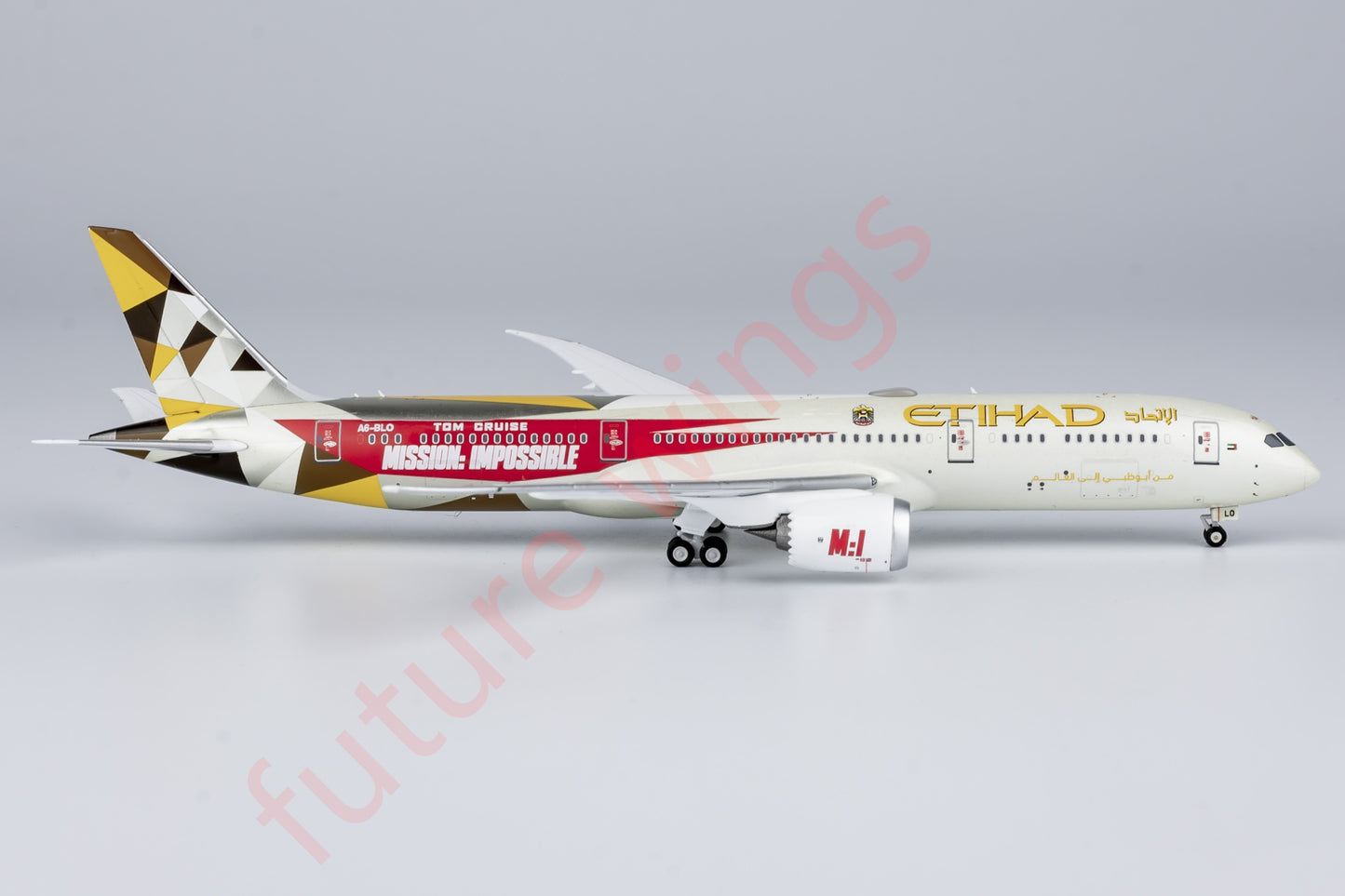 1:400 NG Models NG55117 Etihad Airways Boeing 787-9 A6-BLO Aircraft Model+Free Tractor
