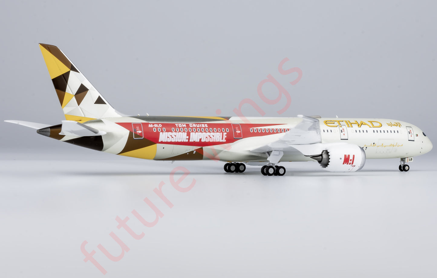 1:400 NG Models NG55117 Etihad Airways Boeing 787-9 A6-BLO Aircraft Model+Free Tractor