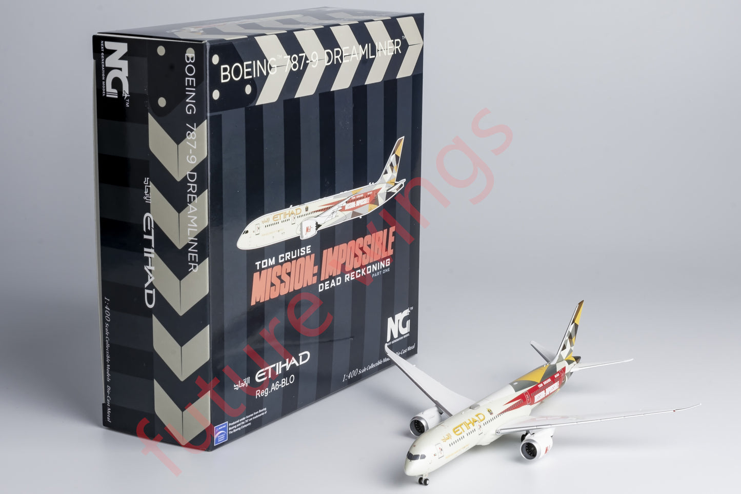 1:400 NG Models NG55117 Etihad Airways Boeing 787-9 A6-BLO Aircraft Model+Free Tractor