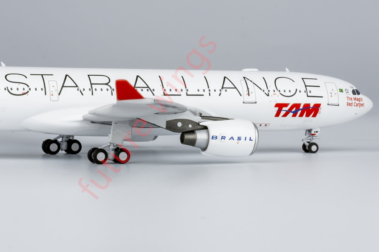 1:400 NG Models NG61087 TAM Airbus A330-200 PT-MVM "STAR ALLIANCE"Aircraft Model+Free Tractor