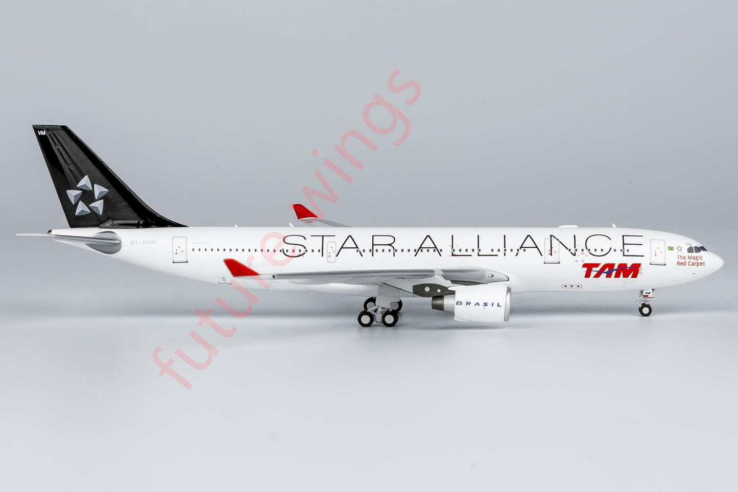 1:400 NG Models NG61087 TAM Airbus A330-200 PT-MVM "STAR ALLIANCE"Aircraft Model+Free Tractor