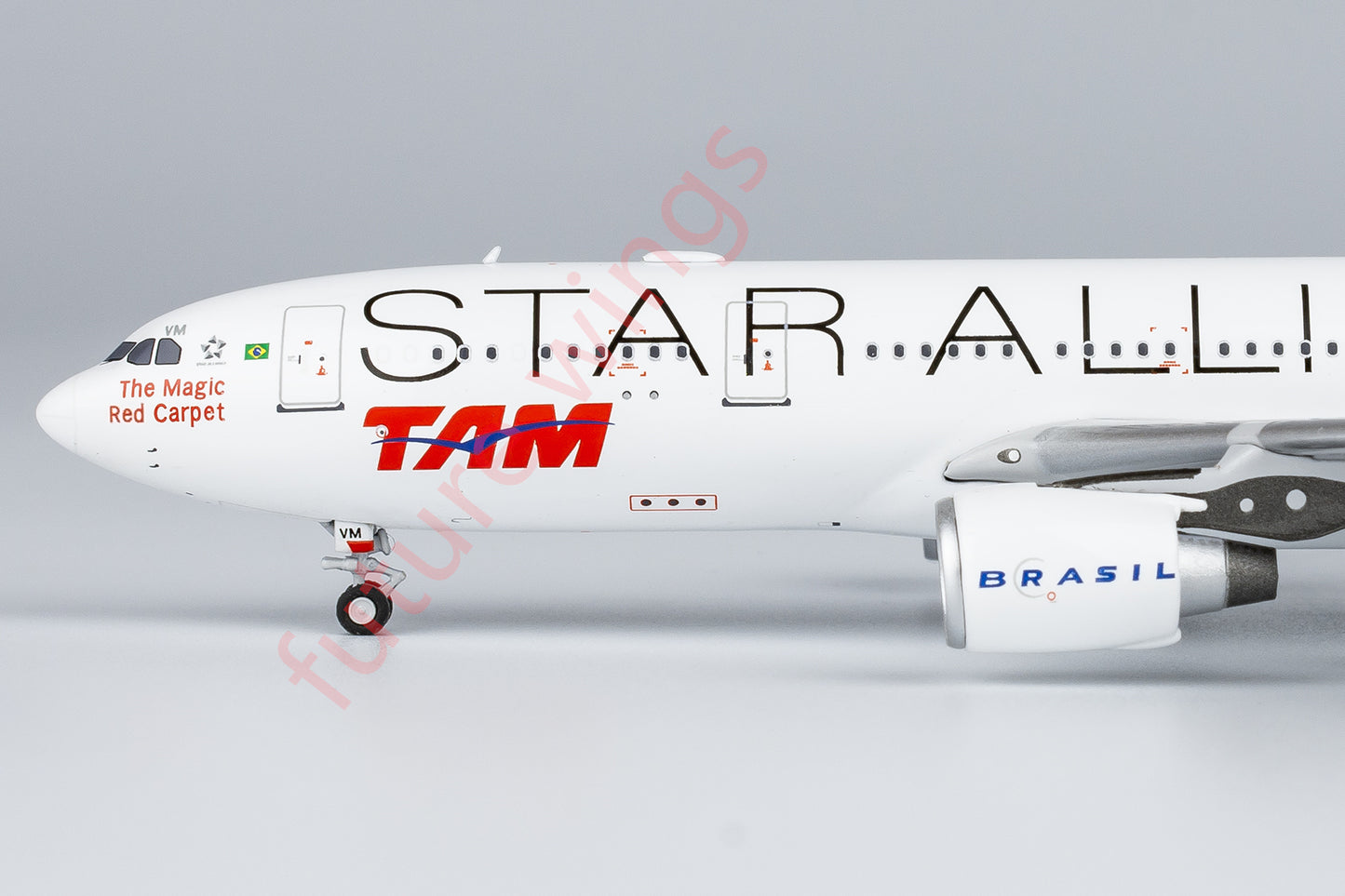 1:400 NG Models NG61087 TAM Airbus A330-200 PT-MVM "STAR ALLIANCE"Aircraft Model+Free Tractor