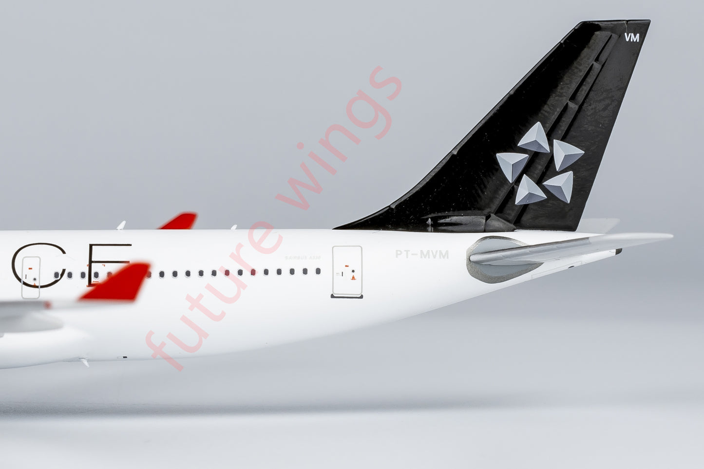 1:400 NG Models NG61087 TAM Airbus A330-200 PT-MVM "STAR ALLIANCE"Aircraft Model+Free Tractor