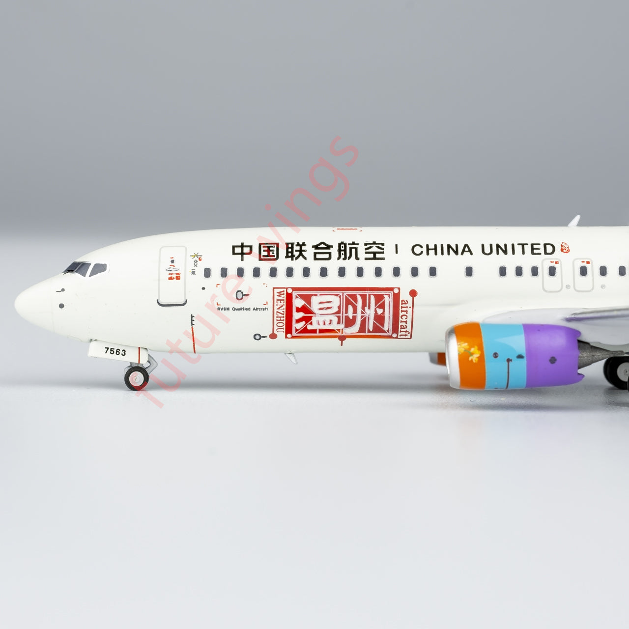 1:400 NG Models China United B737-800 Aircraft Model Free Tractor