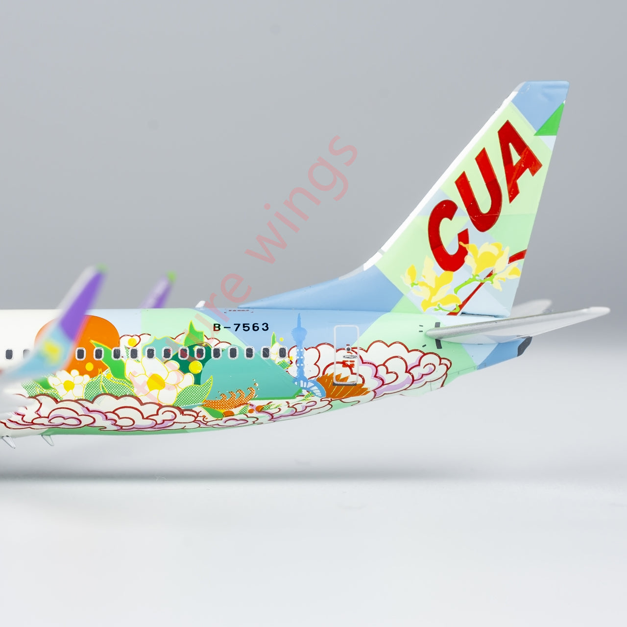 1:400 NG Models China United B737-800 Aircraft Model Free Tractor