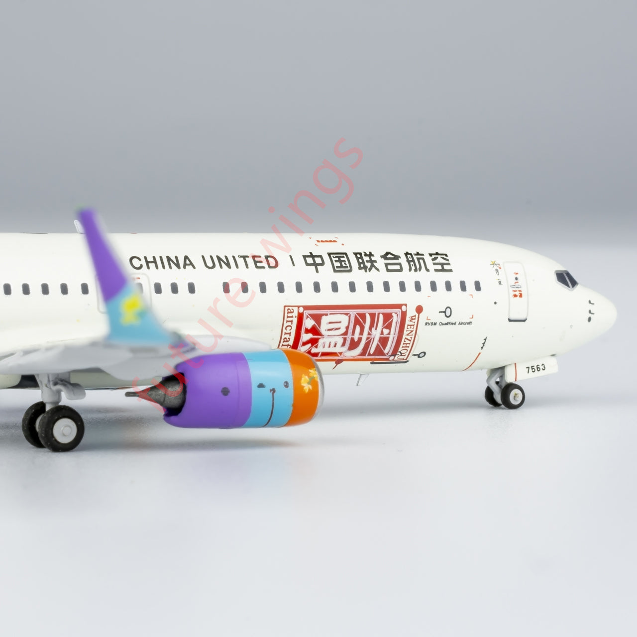 1:400 NG Models China United B737-800 Aircraft Model Free Tractor