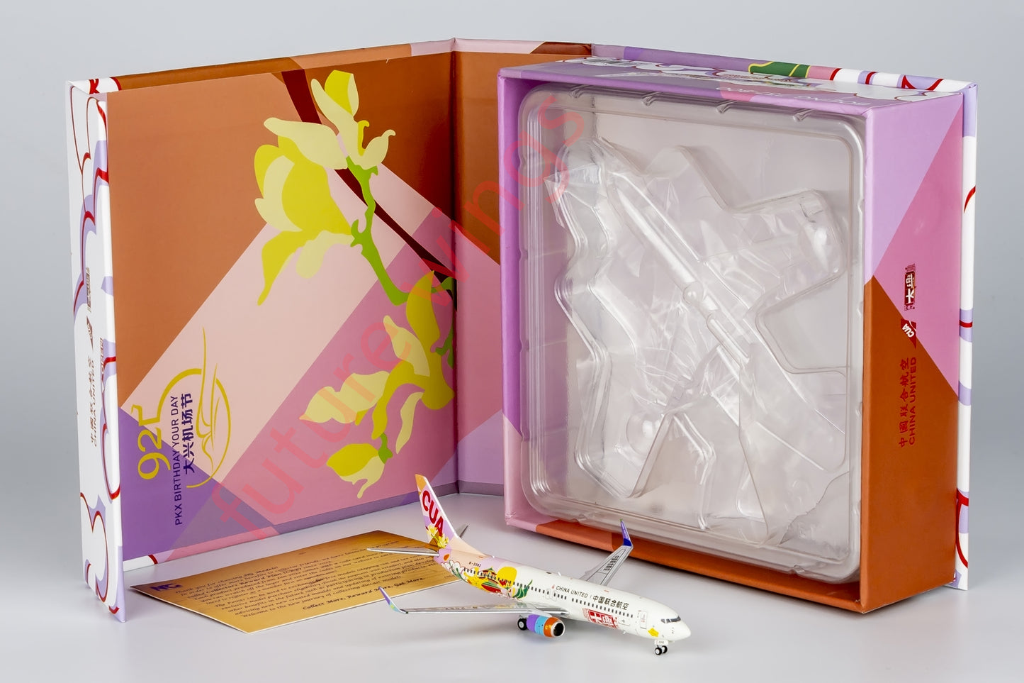 1:400 NG Models China United B737-800 Aircraft Model Free Tractor