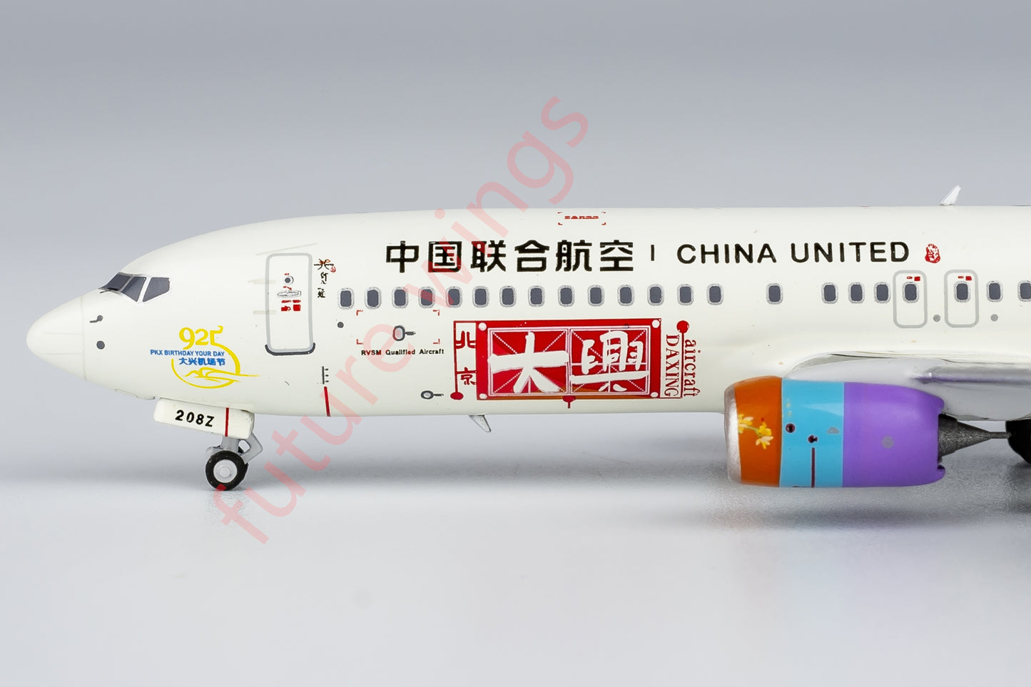 1:400 NG Models China United B737-800 Aircraft Model Free Tractor