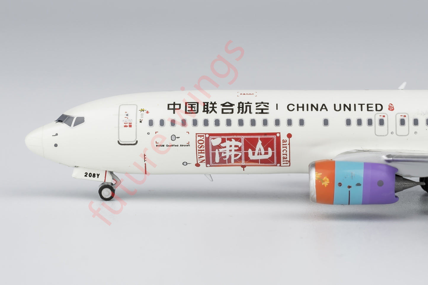 1:400 NG Models China United B737-800 Aircraft Model Free Tractor