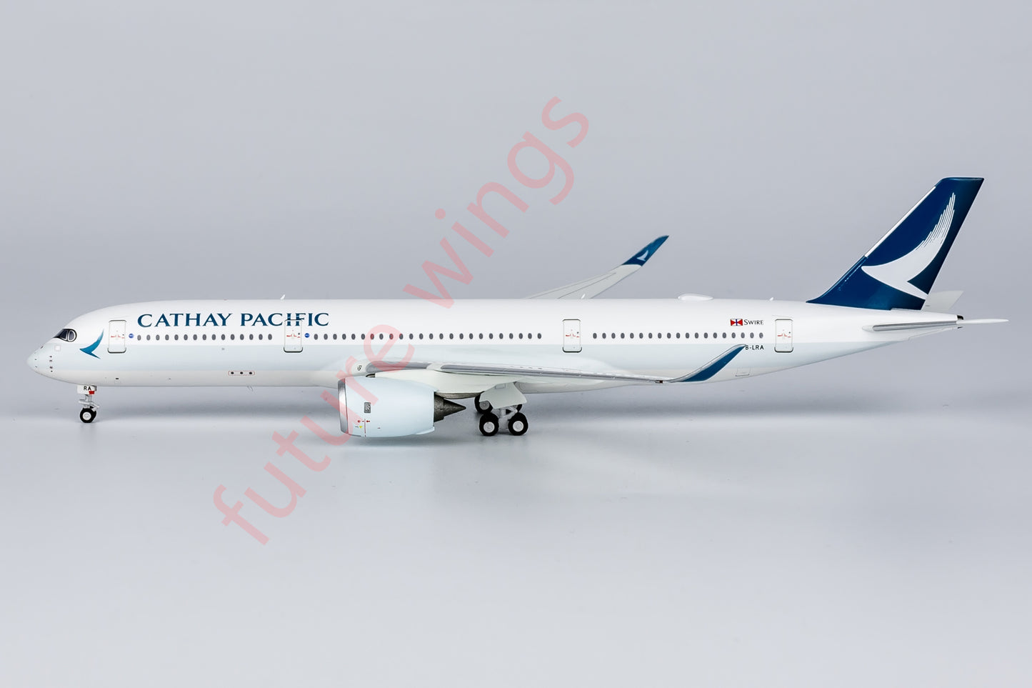 1:400 NG Models NG39076 Cathay Pacific Airbus A350-900 B-LRA "luxury package" Aircraft Model+Free Tractor
