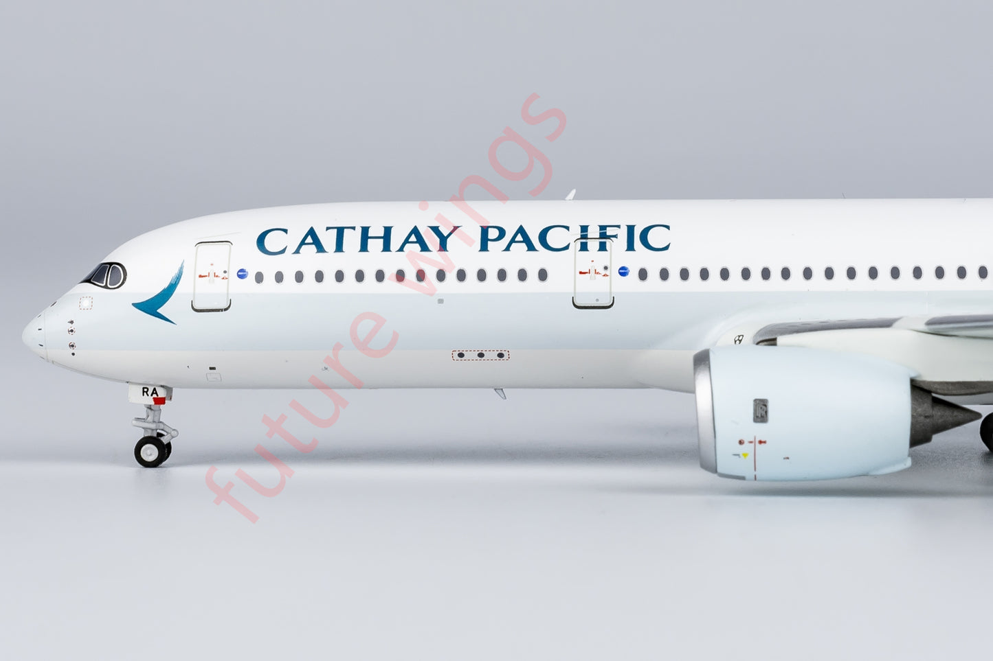 1:400 NG Models NG39076 Cathay Pacific Airbus A350-900 B-LRA "luxury package" Aircraft Model+Free Tractor