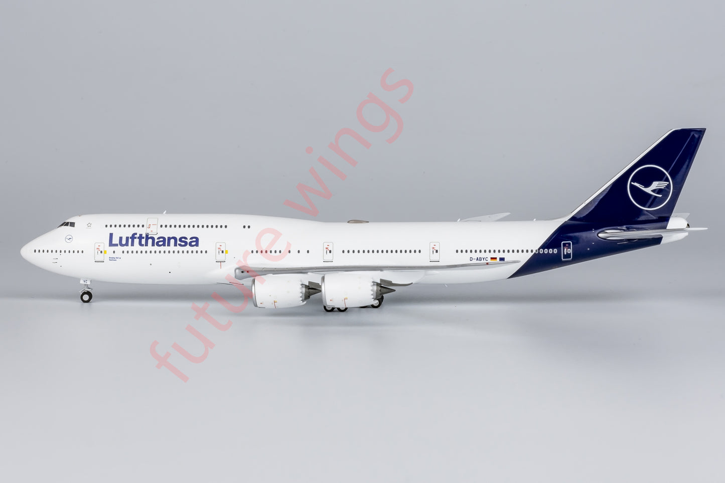 1:400 NG Models NG78028 Lufthansa Airlines Boeing 747-8 D-ABYC Aircraft Model+Free Tractor
