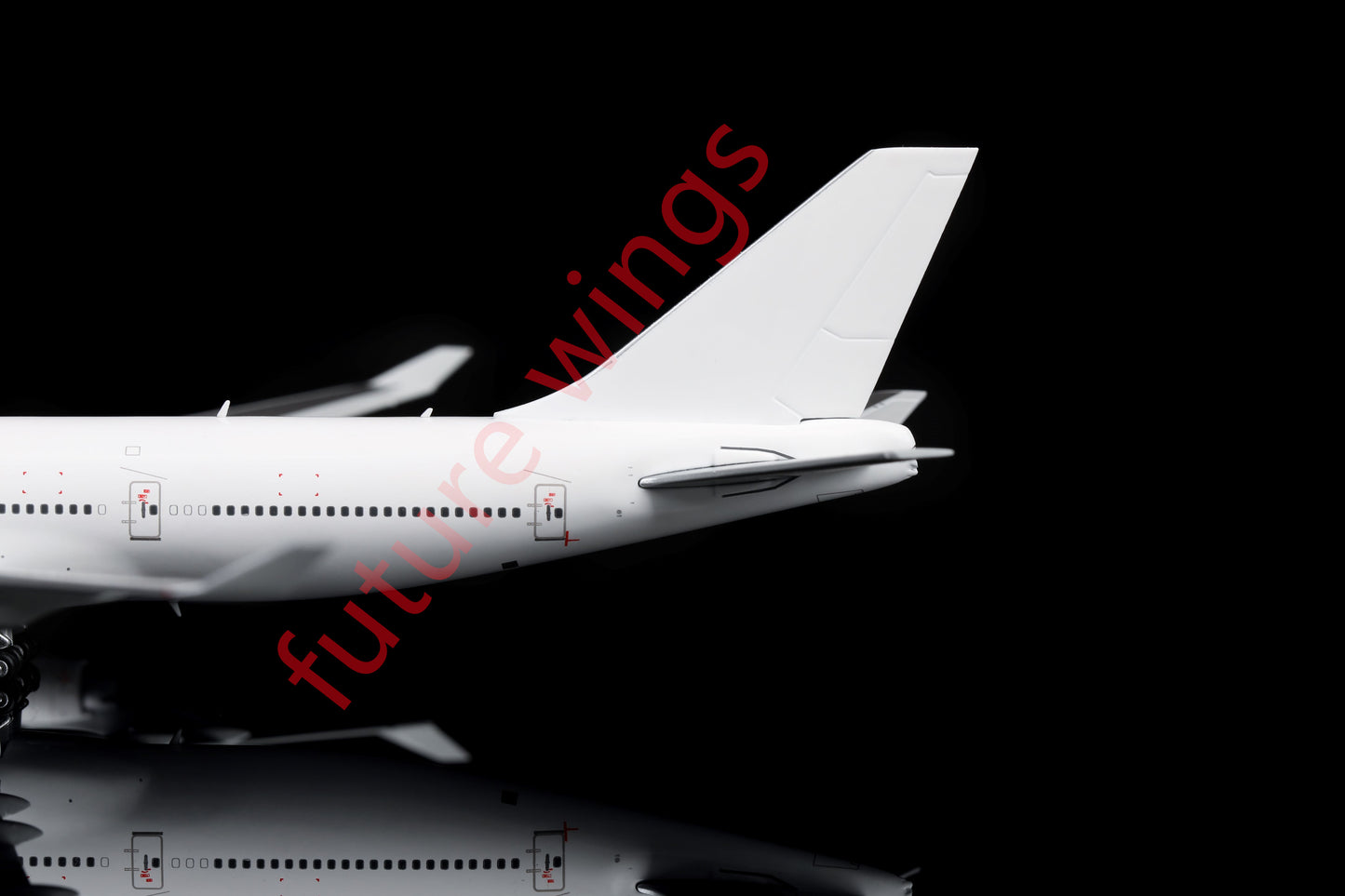 1:400 HX Models B747-100/B747-400 Blank Diecast Aircraft Model With Stand+Tractor