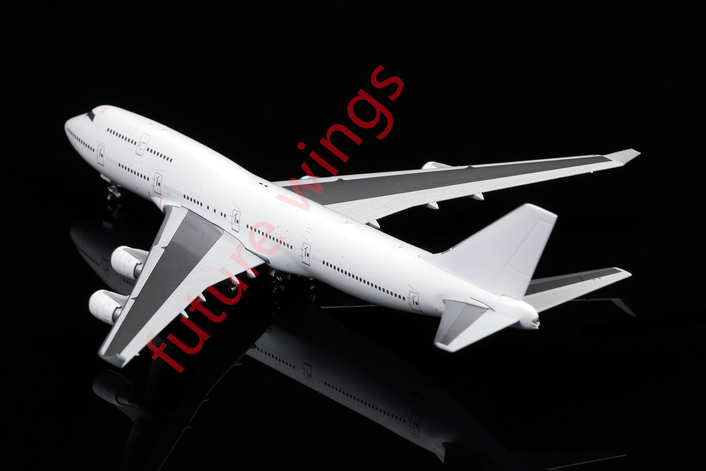1:400 HX Models B747-100/B747-400 Blank Diecast Aircraft Model With Stand+Tractor