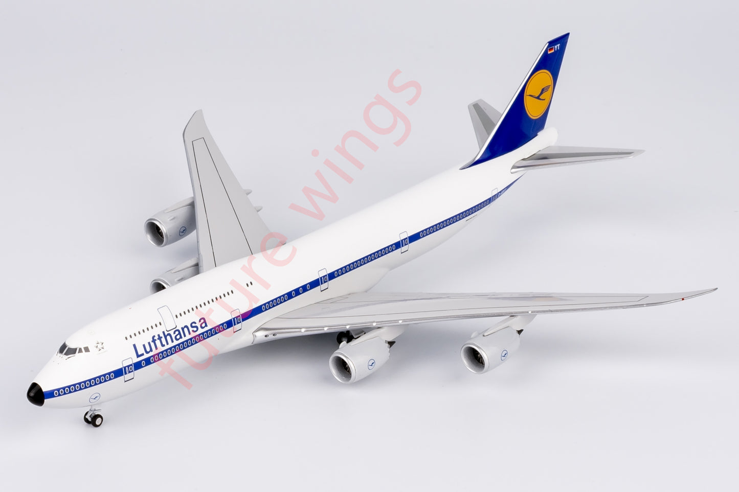 1:400 NG Lite Lufthansa Airlines B747-8 D-ABYT Aircraft Model+Free Tractor