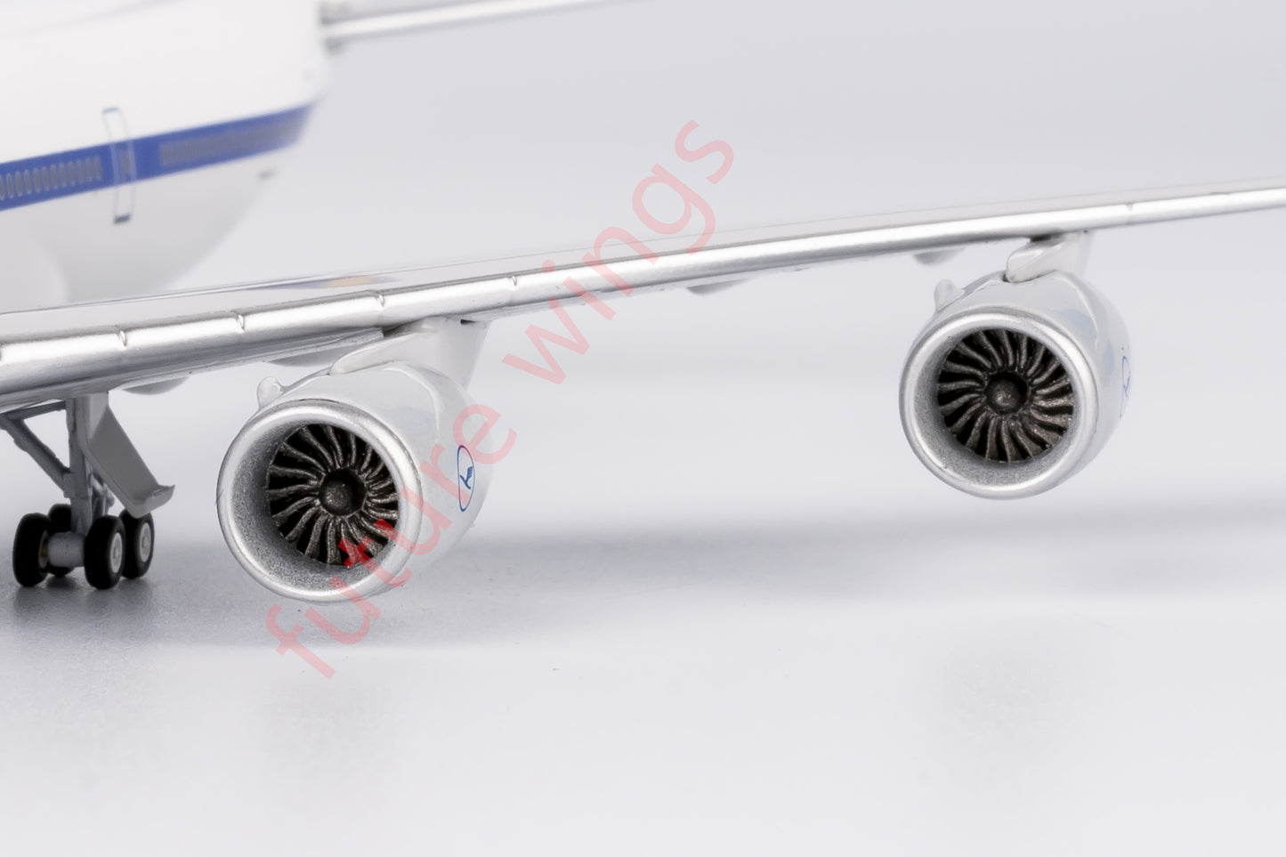 1:400 NG Lite Lufthansa Airlines B747-8 D-ABYT Aircraft Model+Free Tractor