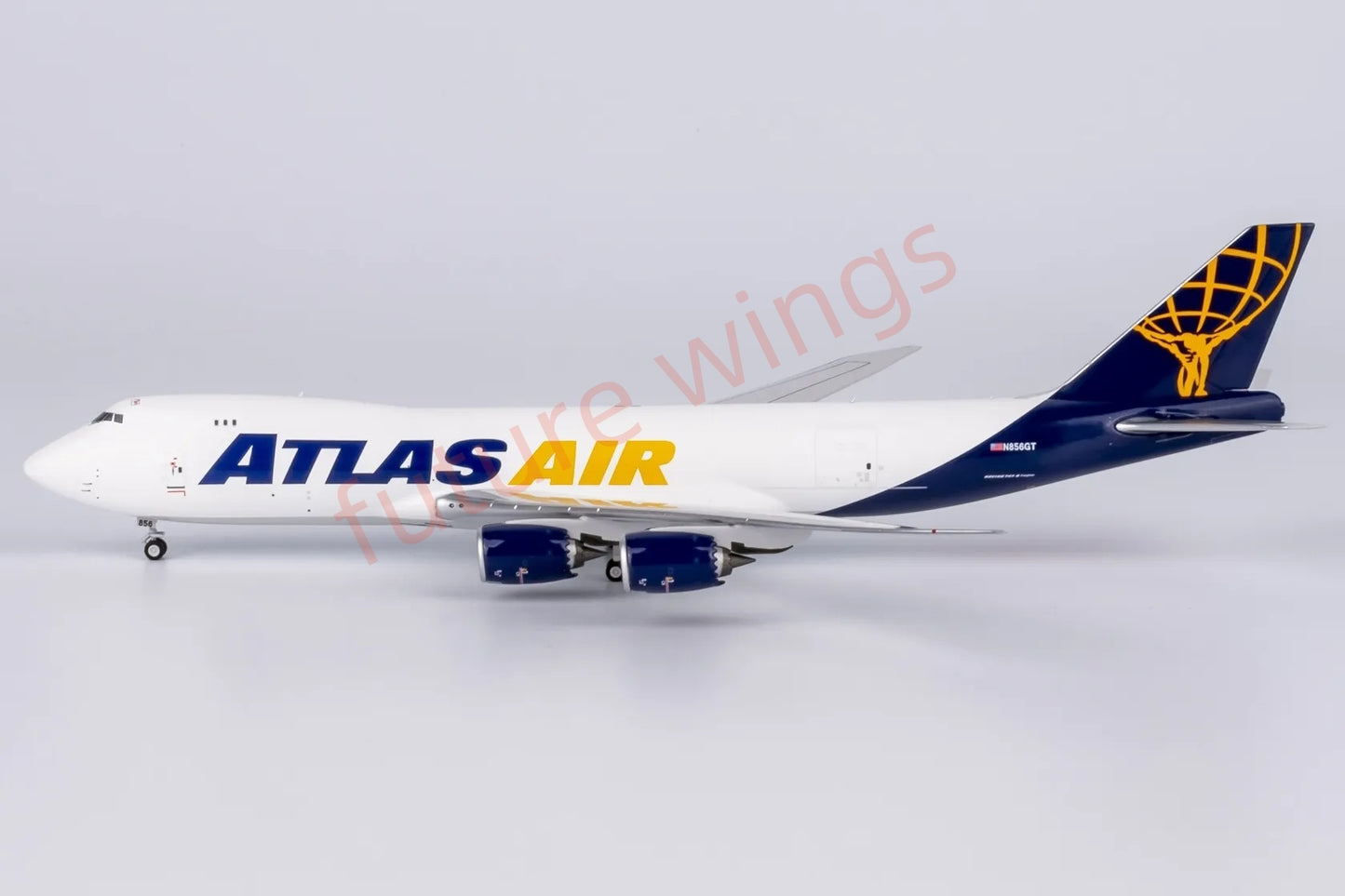 1:400 NG Models NG78032 Atlas&Qantas B747-8F N856GT Aircraft Model+Free Tractor