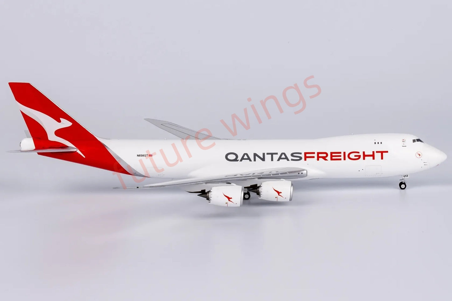 1:400 NG Models NG78032 Atlas&Qantas B747-8F N856GT Aircraft Model+Free Tractor
