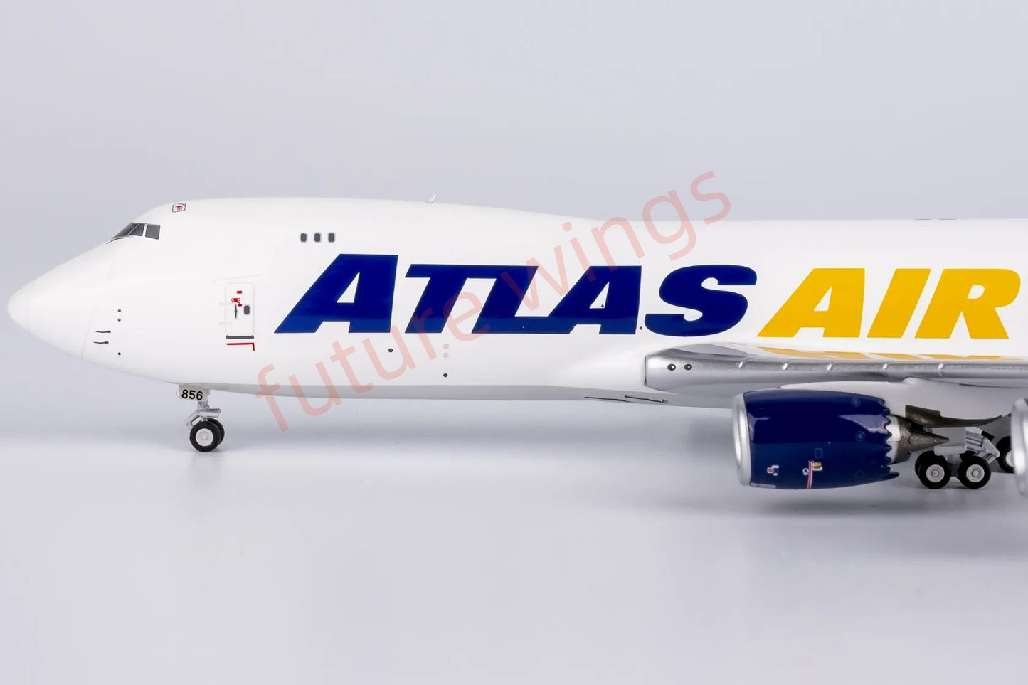 1:400 NG Models NG78032 Atlas&Qantas B747-8F N856GT Aircraft Model+Free Tractor