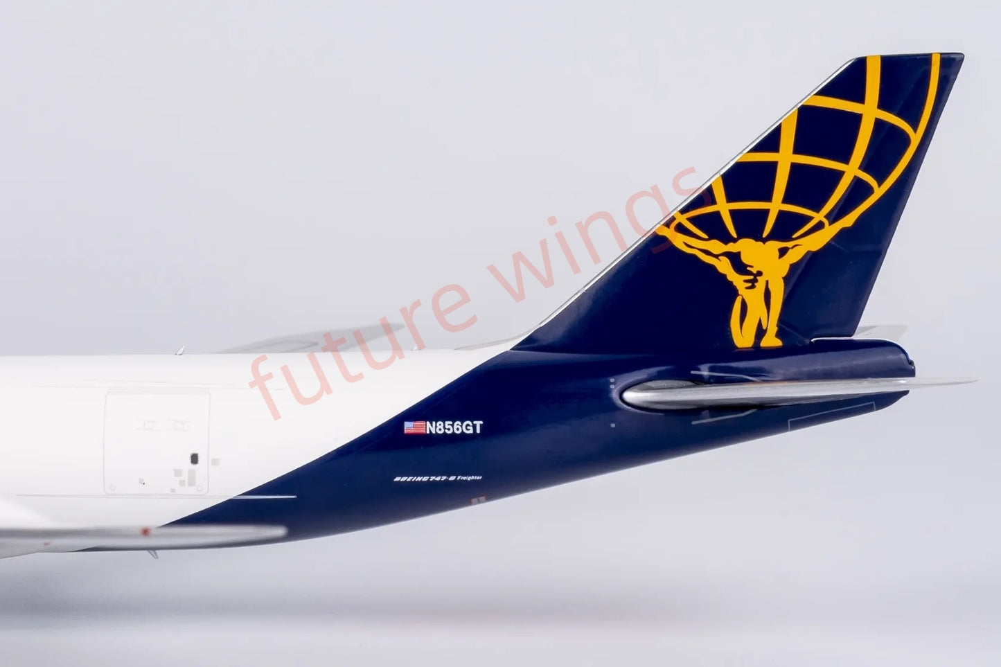 1:400 NG Models NG78032 Atlas&Qantas B747-8F N856GT Aircraft Model+Free Tractor