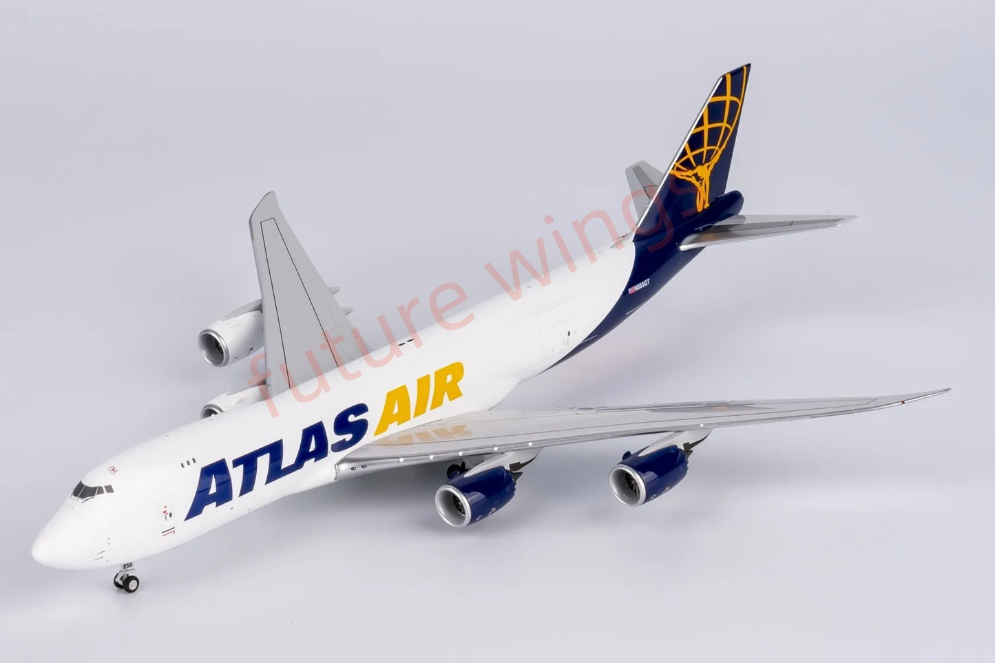 1:400 NG Models NG78032 Atlas&Qantas B747-8F N856GT Aircraft Model+Free Tractor
