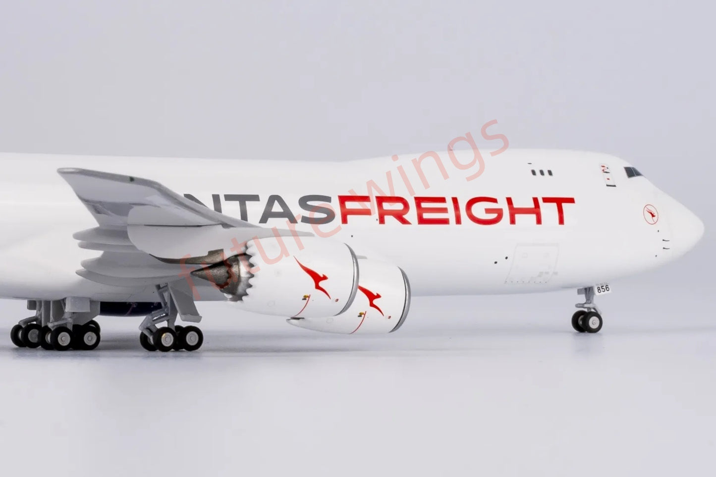 1:400 NG Models NG78032 Atlas&Qantas B747-8F N856GT Aircraft Model+Free Tractor