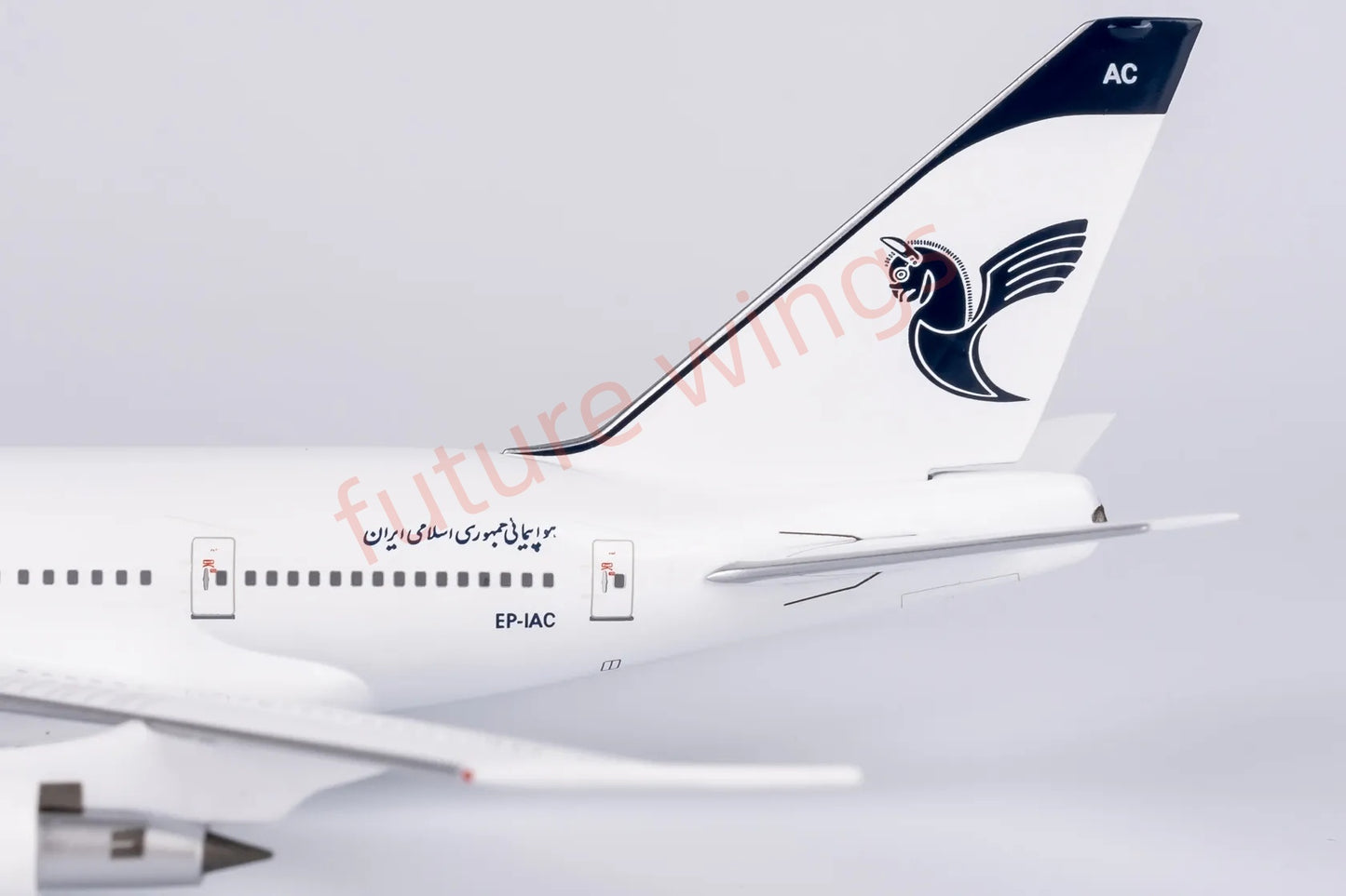 1:400 NG Models NG07041 Iran Air B747SP EP-IAC Aircraft Model+Free Tractor