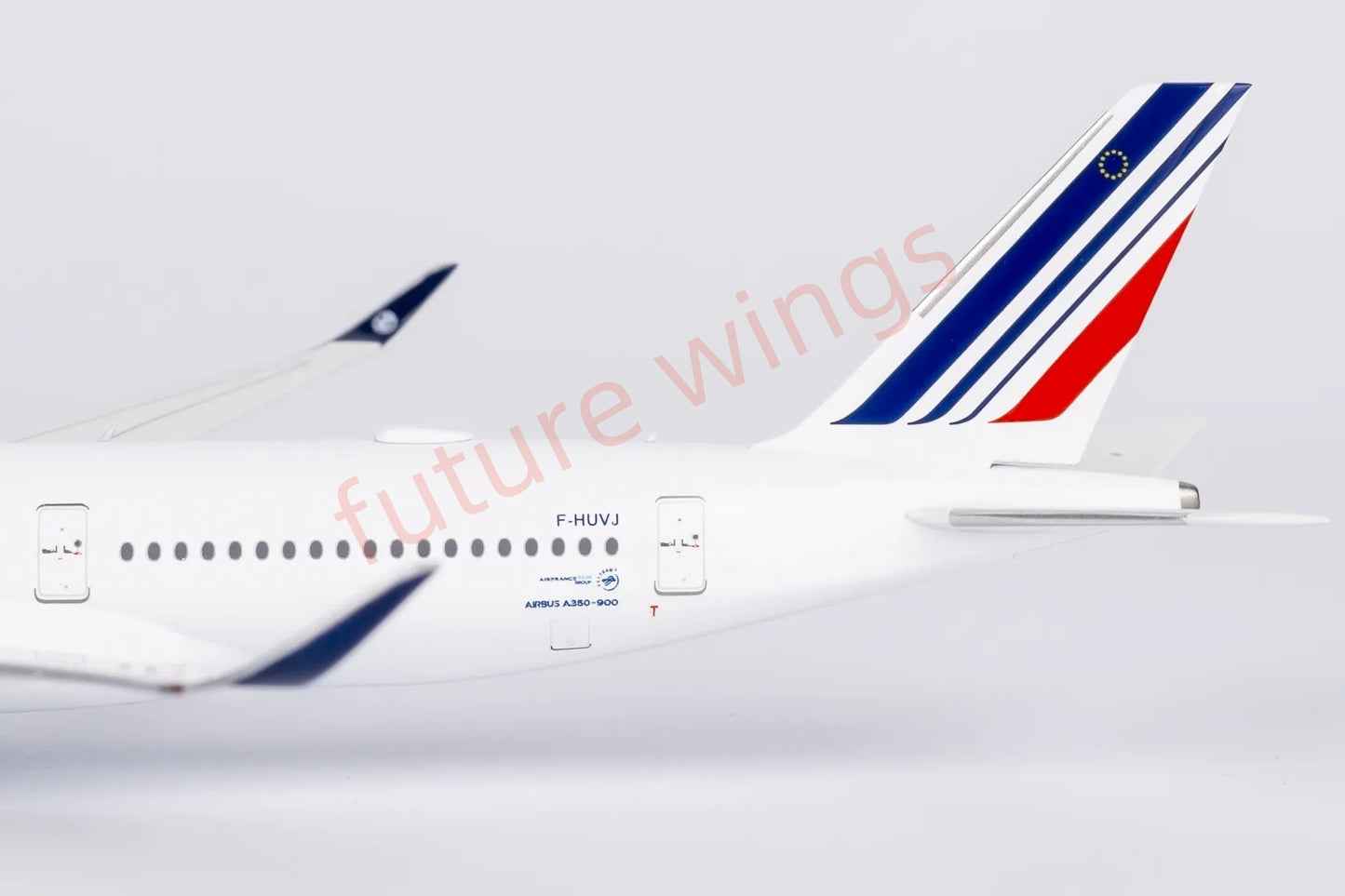 1:400 NG Models NG39089 Air France A350-900 F-HUVJ "Paris 2024" Aircraft Model+Free Tractor