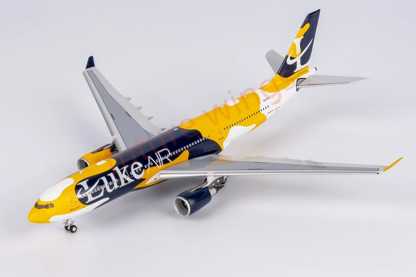 1:400 NG Models NG61097 Luke Air A330-200 9H-RTU Aircraft Model+Free Tractor
