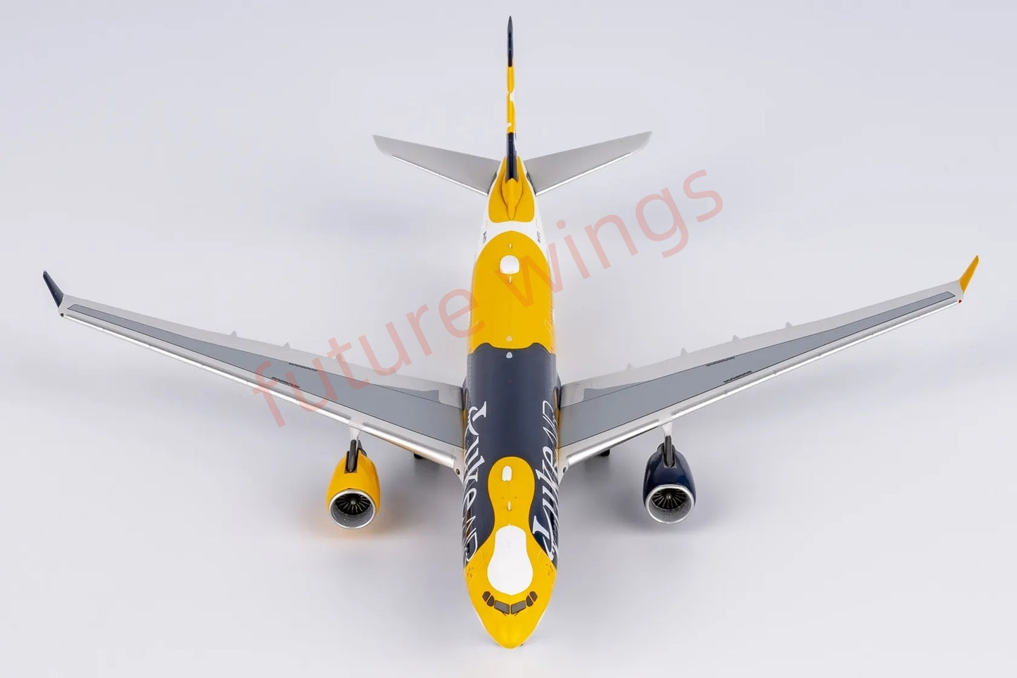 1:400 NG Models NG61097 Luke Air A330-200 9H-RTU Aircraft Model+Free Tractor