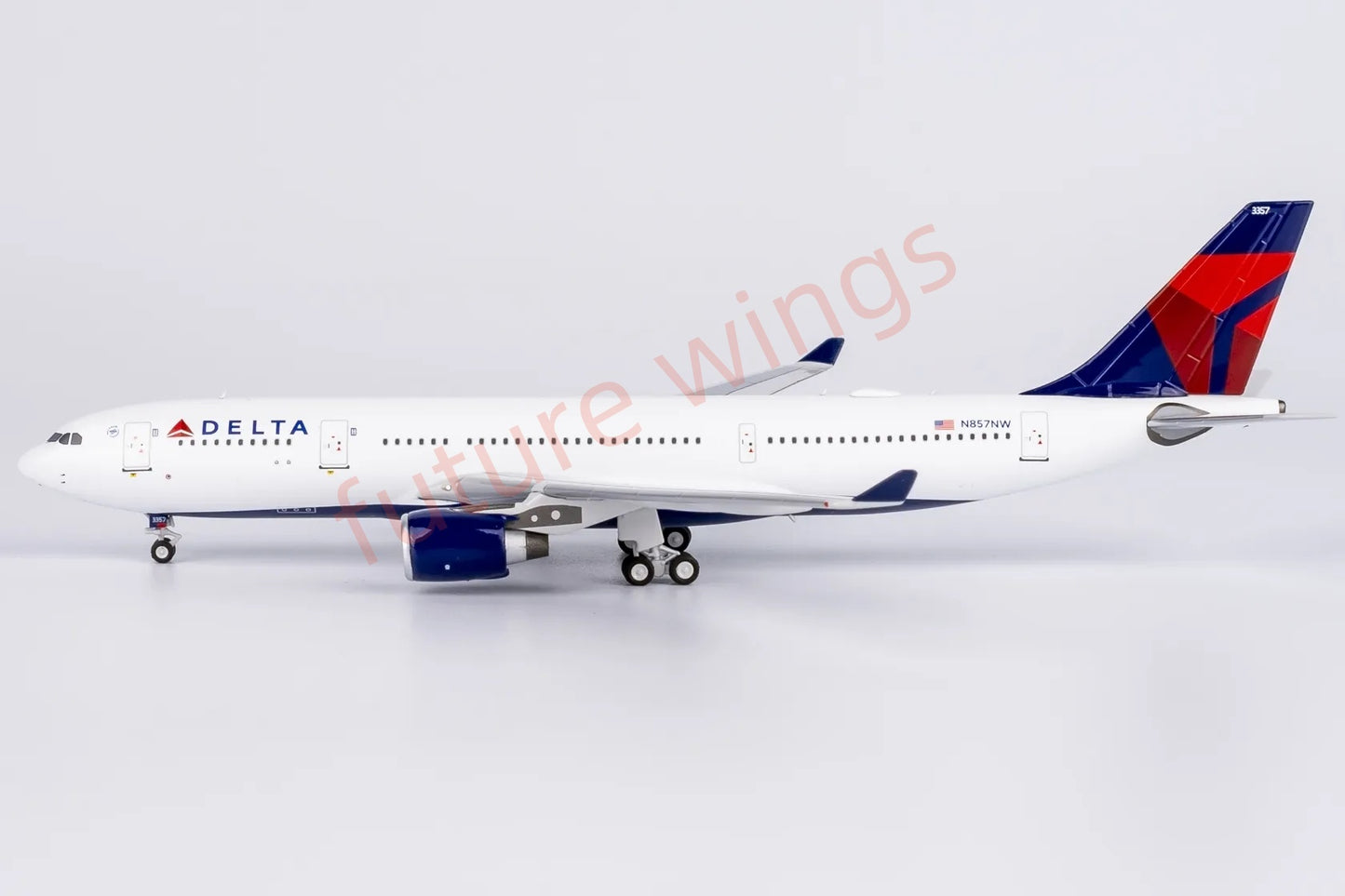 1:400 NG Models NG61096 Delta Airlines A330-200 N857NW Aircraft Model+Free Tractor